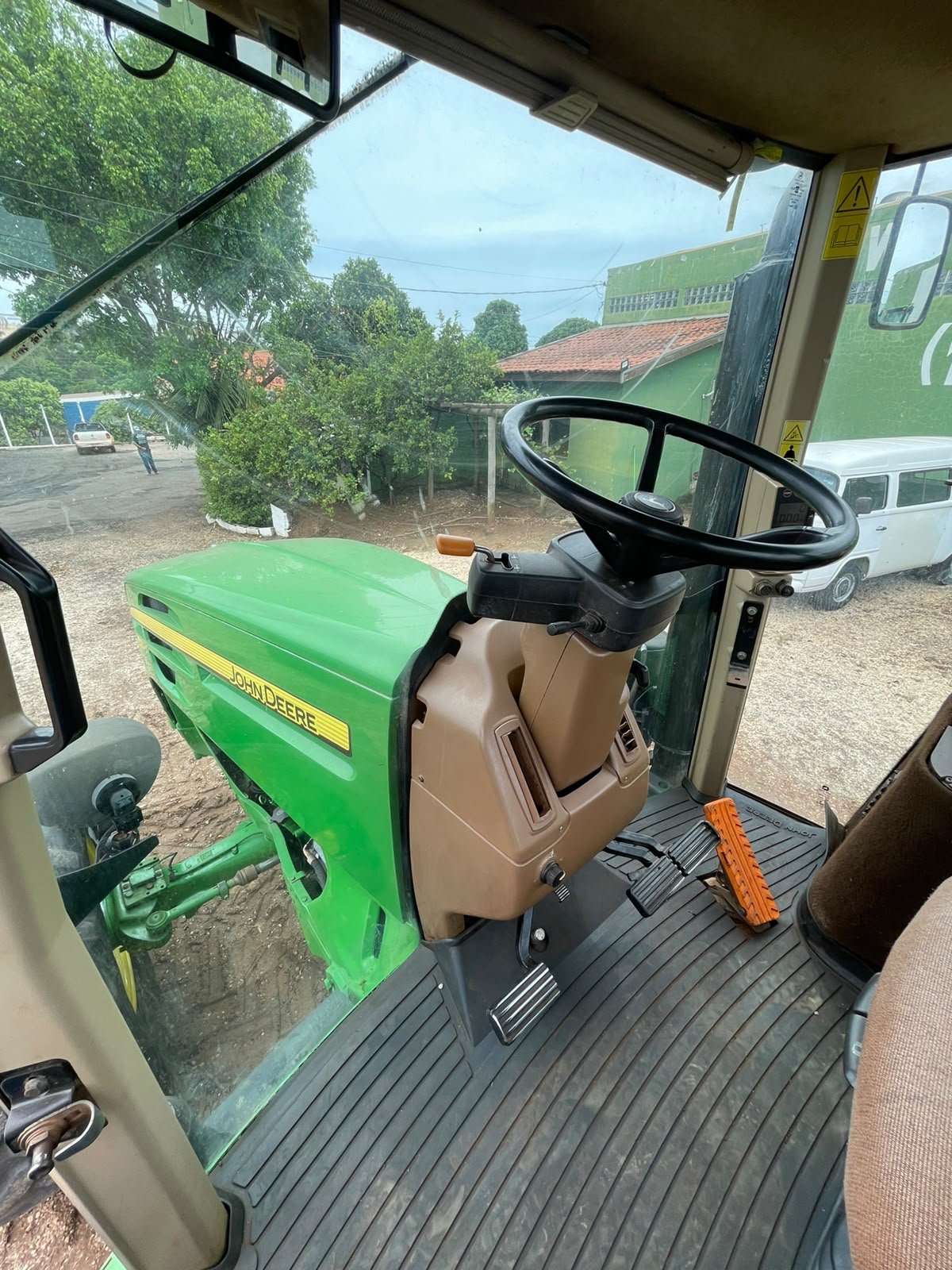 JOHN DEERE 7210J 2014 — foto 16