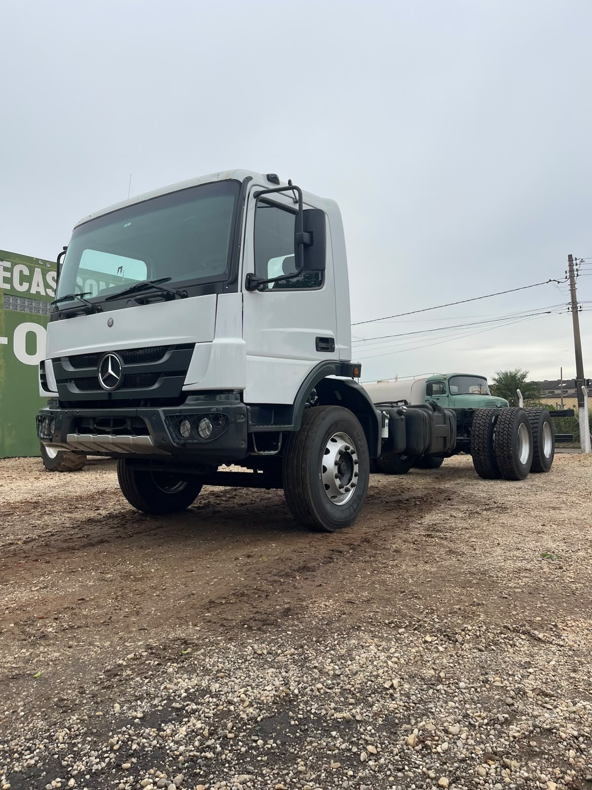 MERCEDES-BENZ ATEGO 2730 2016 — foto 2