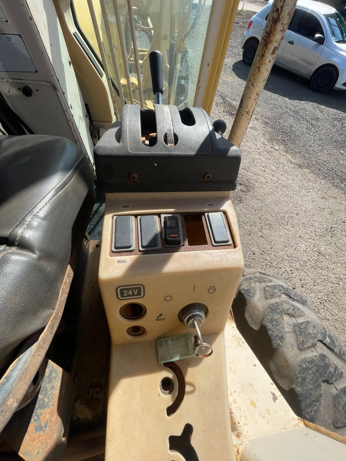 CATERPILLAR 120H 1998 — foto 23