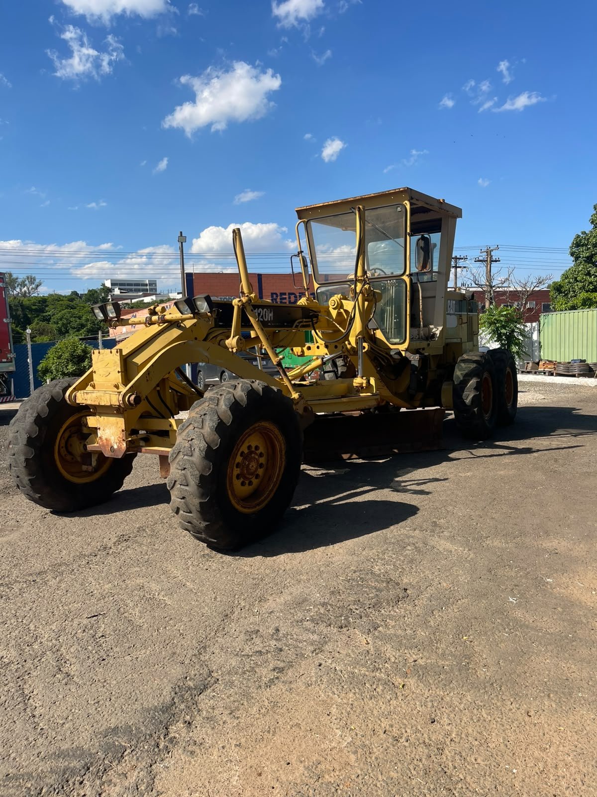CATERPILLAR 120H 1998 — foto 2
