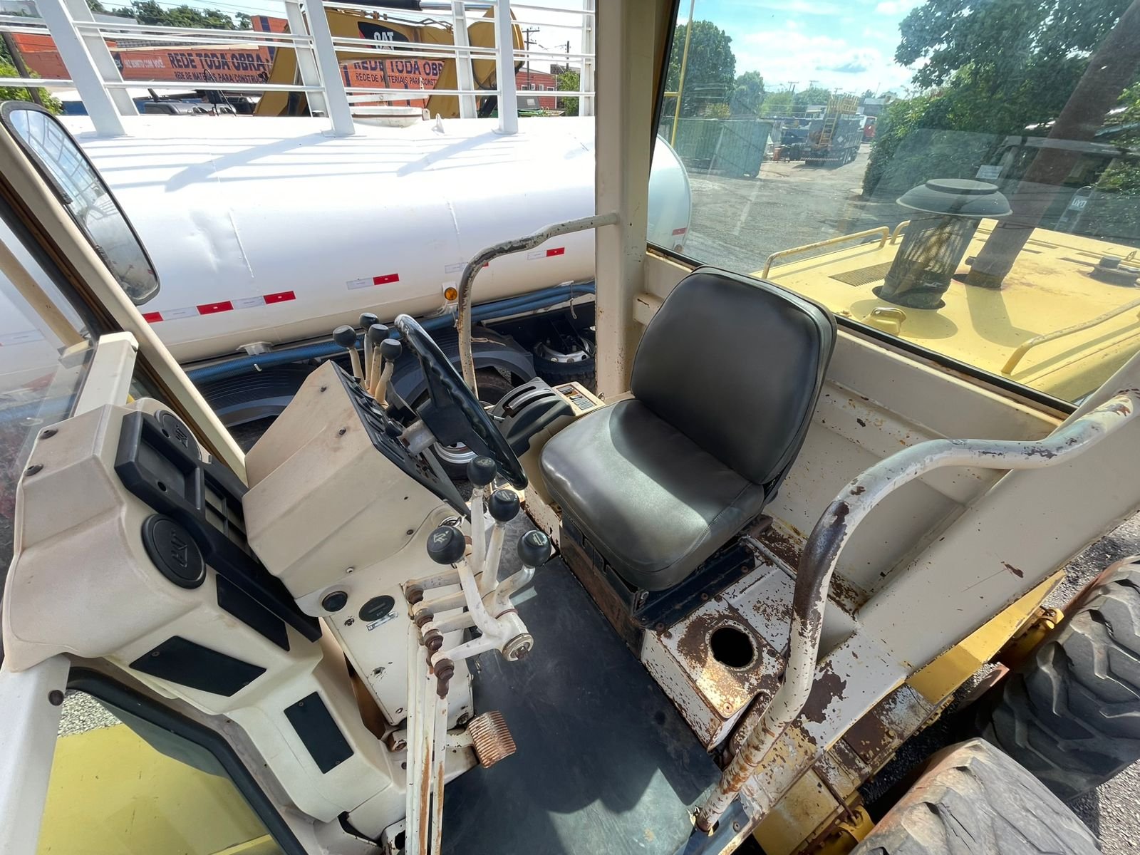 CATERPILLAR 120H 1998 — foto 17