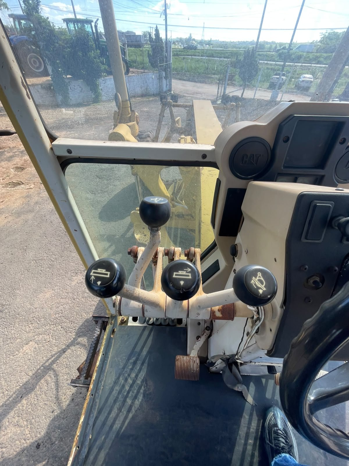 CATERPILLAR 120H 1998 — foto 26