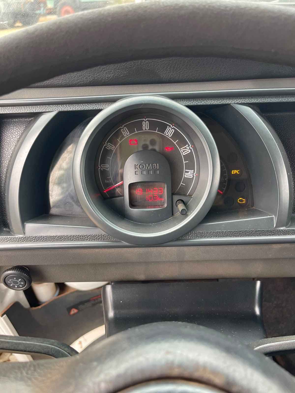 VOLKSWAGEN KOMBI 2012 — foto 18