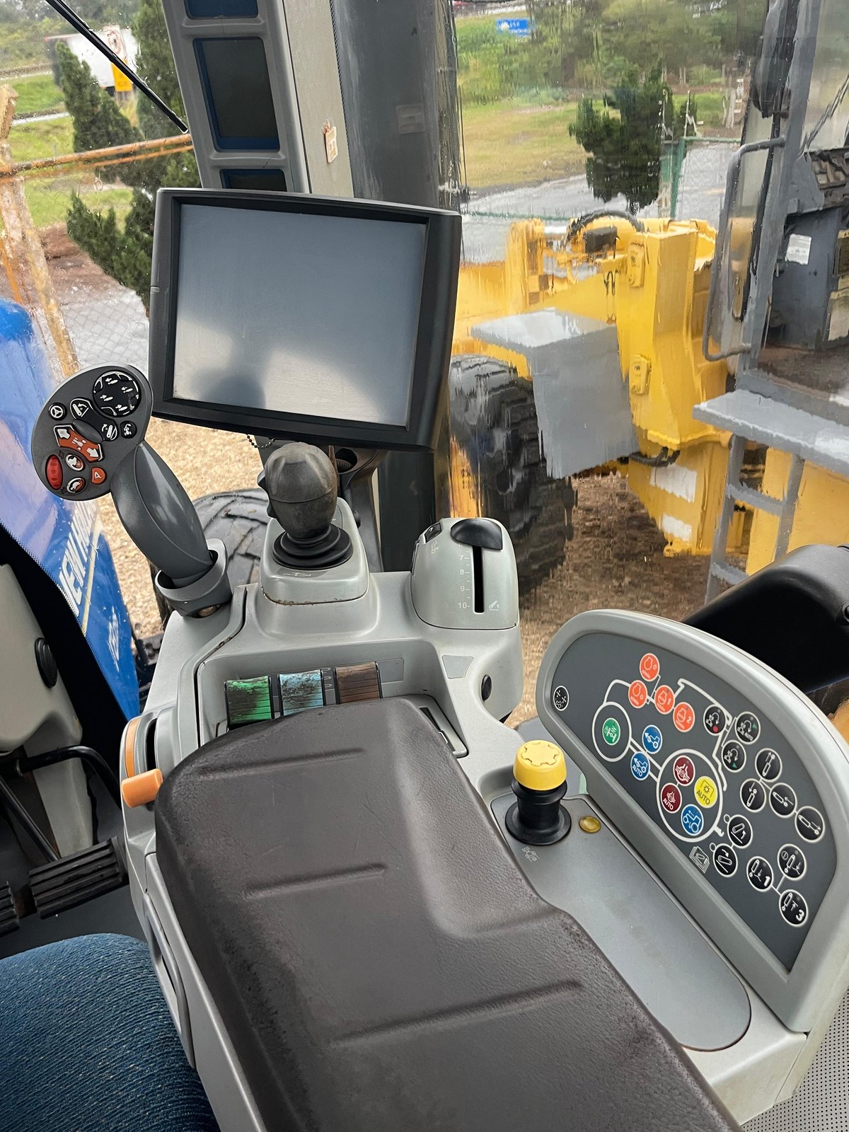 NEW HOLLAND T8.295 2017 — foto 19