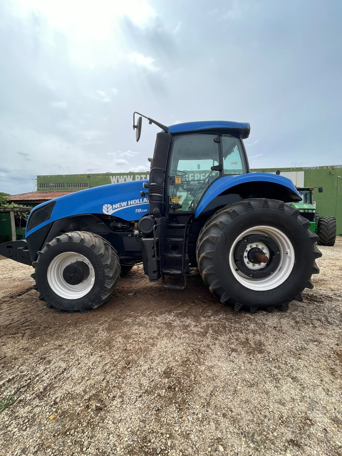NEW HOLLAND T8.295 2017 — foto 8