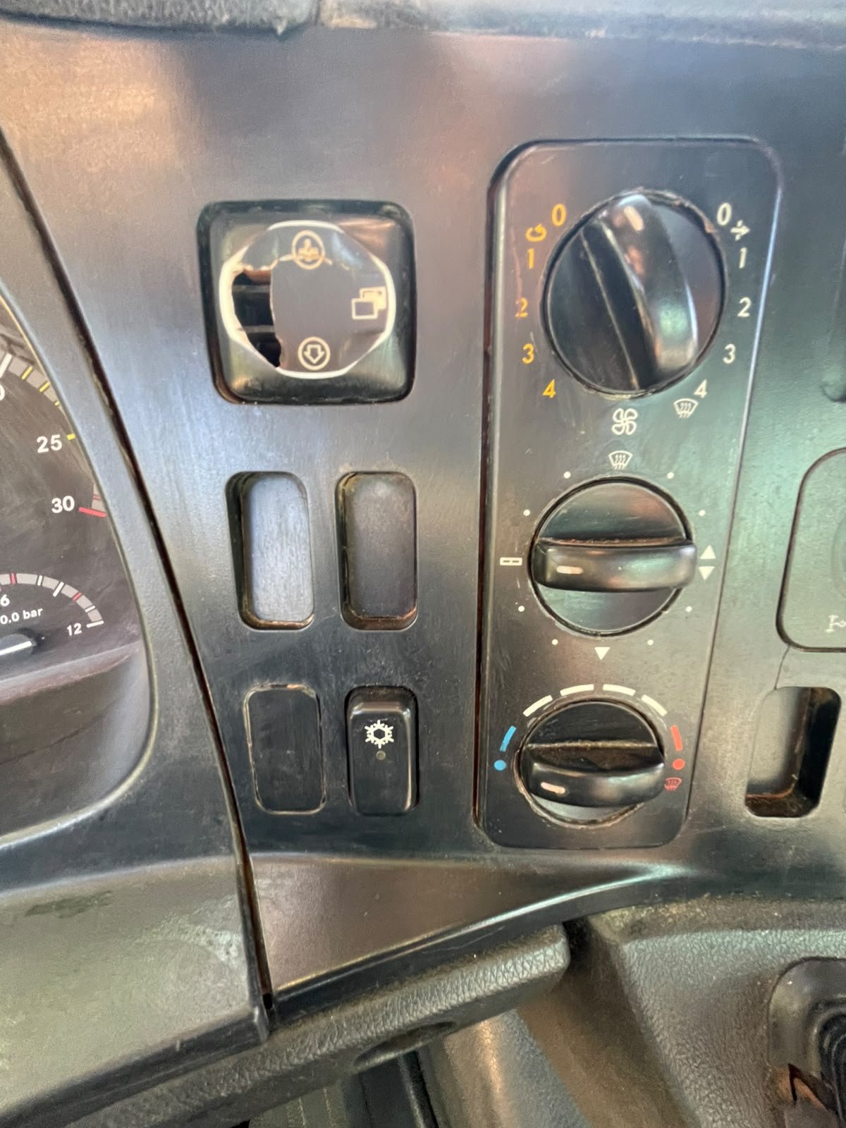 MERCEDES-BENZ ATEGO 2730 2016 — foto 47